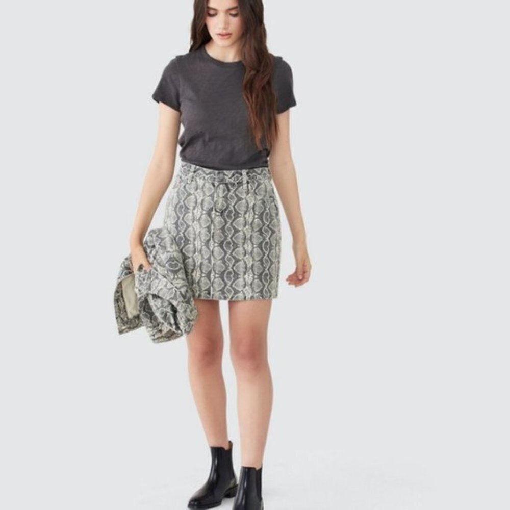 BLANK NYC The Jane in Snake‎ Along Skirt